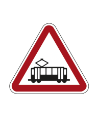 A28 - Intersecção com via onde Circulam Veículos sobre Carris Sinalização Rodoviária 